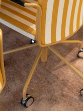 Ladda upp bild till gallerivisning, Ogeborg Matta - Lux/Romance