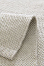 Ladda upp bild till gallerivisning, Professionell Mattreparation och Lagning