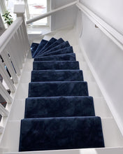 Ladda upp bild till gallerivisning, Heltäckningsmatta i trappa