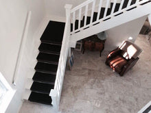 Ladda upp bild till gallerivisning, Måttbeställd matta i trappa